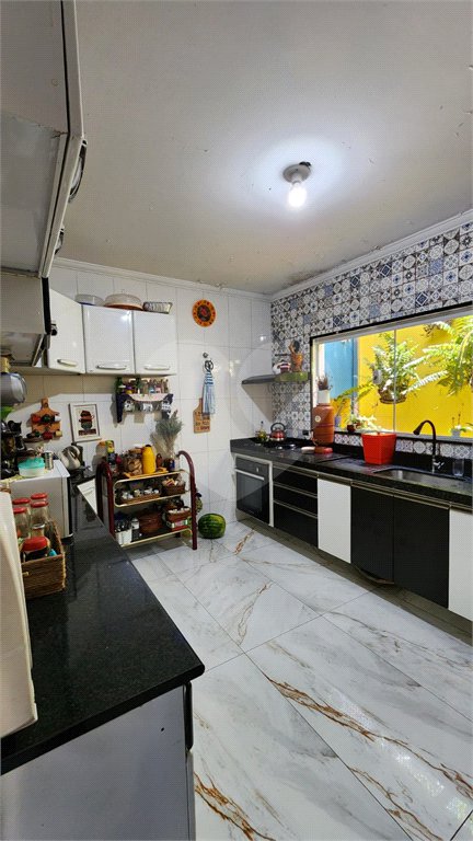Sobrado à venda com 4 quartos, sendo 1 suíte, em Vila Romão, Salto, SP