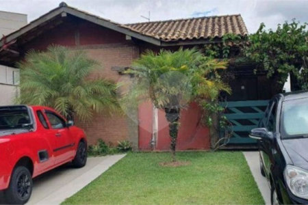 Casa à venda com 3 quartos, sendo 1 suíte, no condomínio Terras de São Francisco, Vinhedo - SP