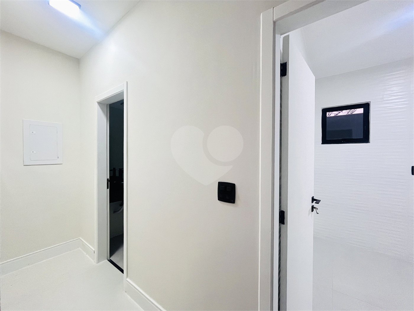 Casa à venda com 3 quartos, sendo 1 suíte, no condomínio Vale dos Sonhos 2, Rio de Janeiro - RJ