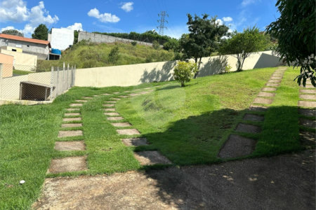 Sobrado à venda com 4 suítes em Jardim Estância Brasil, Atibaia, SP