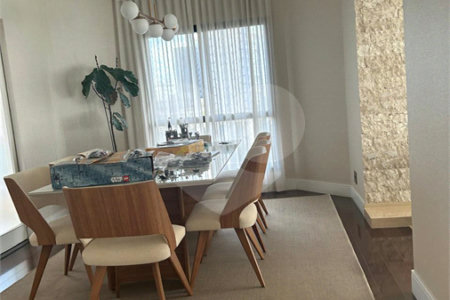 Apartamento à venda com 4 quartos, sendo 3 suítes, em Moema, São Paulo, SP