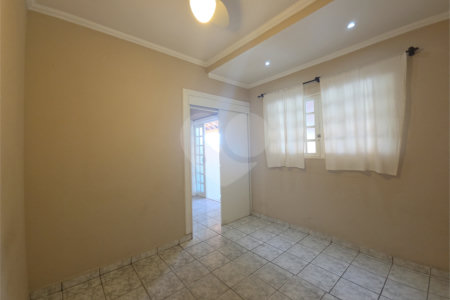 Casa à venda com 3 quartos, sendo 1 suíte, no condomínio Parque das Árvores, Sorocaba - SP