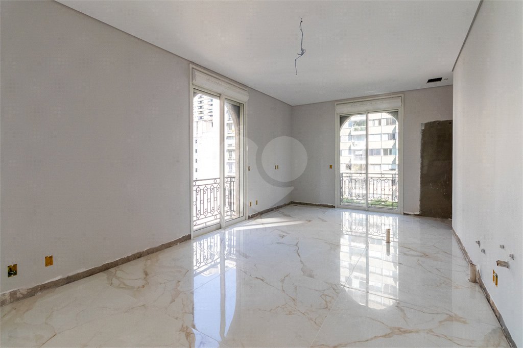 Apartamento à venda com 7 suítes em Santa Cecília, São Paulo, SP