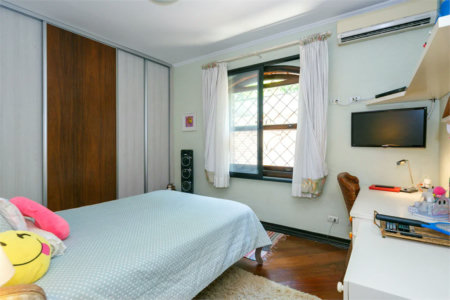 Casa Térrea à venda com 3 quartos, sendo 2 suítes,  em Brooklin Paulista, São Paulo, SP