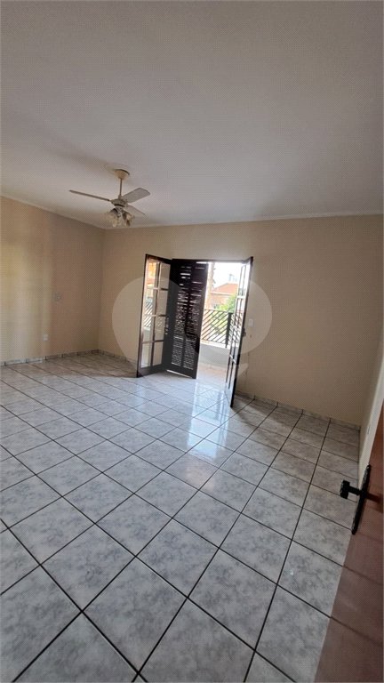 Sobrado à venda com 3 quartos, sendo 2 suítes, em Jardim Adriana, Indaiatuba, SP