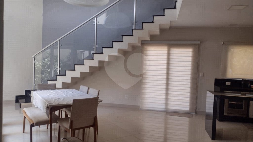 Casa à venda com 3 quartos, sendo 1 suíte, no condomínio Residencial Bouganville, Araraquara - SP