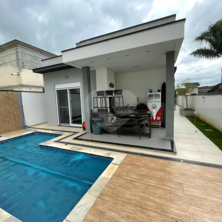 Casa à venda com 3 quartos, sendo 1 suíte,  no condomínio Aruã, Mogi das Cruzes - SP