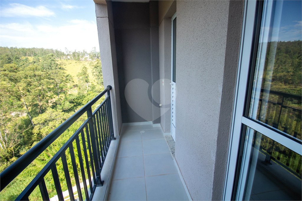 Apartamento para alugar com 2 quartos, sendo 1 suíte, em Chácaras Manão, Mairinque, SP