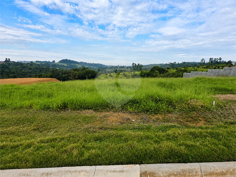 Terreno à venda no condomínio Valle dos Cervos 1, Araçoiaba da Serra - SP