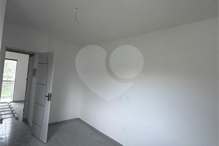 Casa à venda com 2 suítes no condomínio Residencial Camila, Rio de Janeiro - RJ