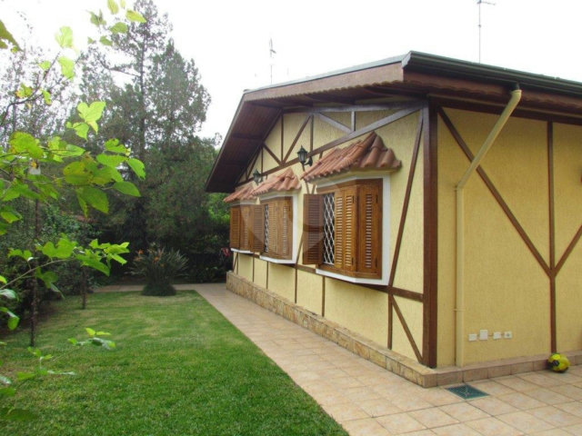 Casa Térrea à venda com 3 quartos, sendo 1 suíte,  em Horto Florestal, São Paulo, SP