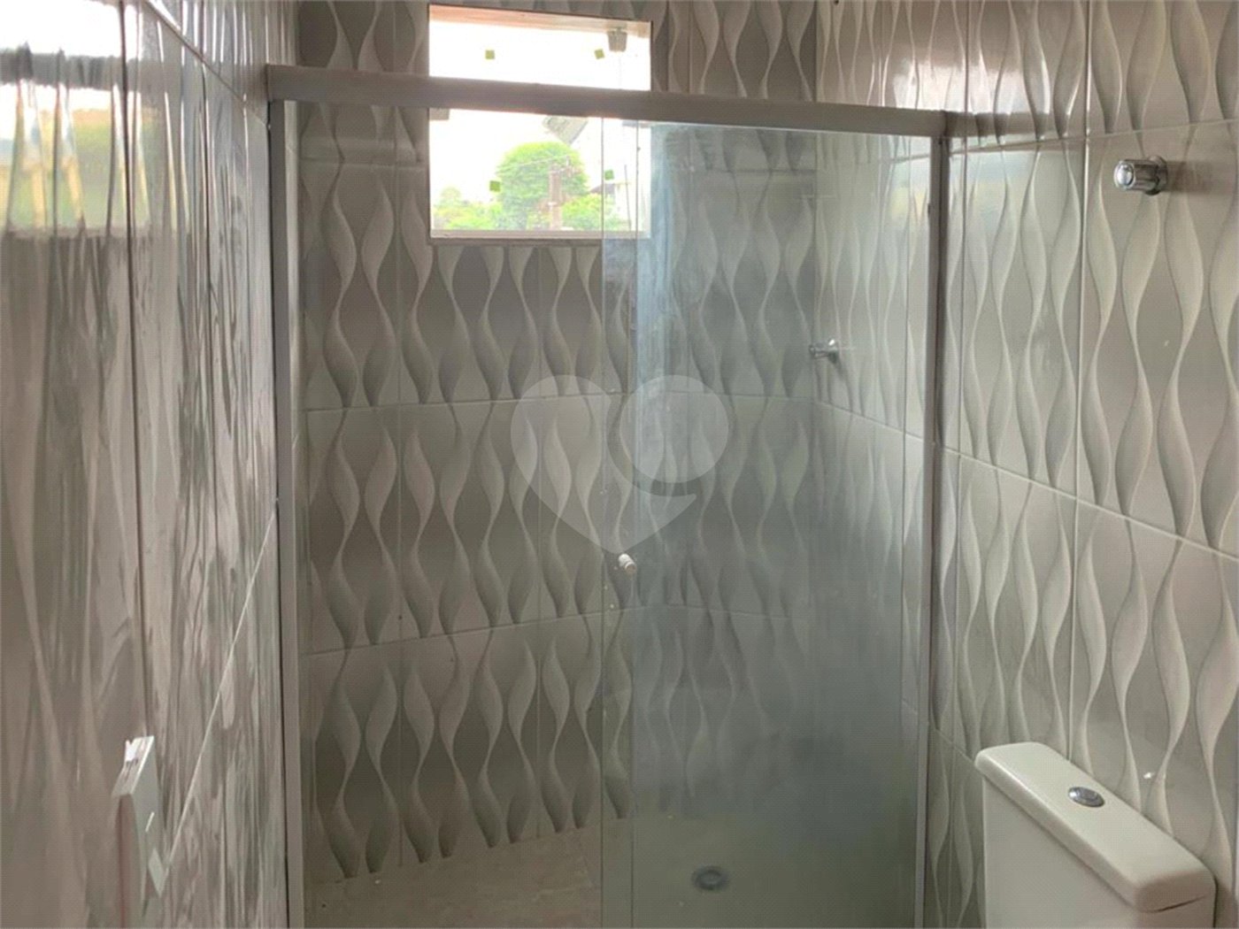Sobrado à venda com 3 quartos, sendo 1 suíte, em Tremembé, São Paulo, SP
