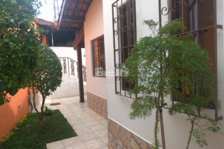 Casa à venda com 2 quartos em Jardim do Lago, Atibaia, SP