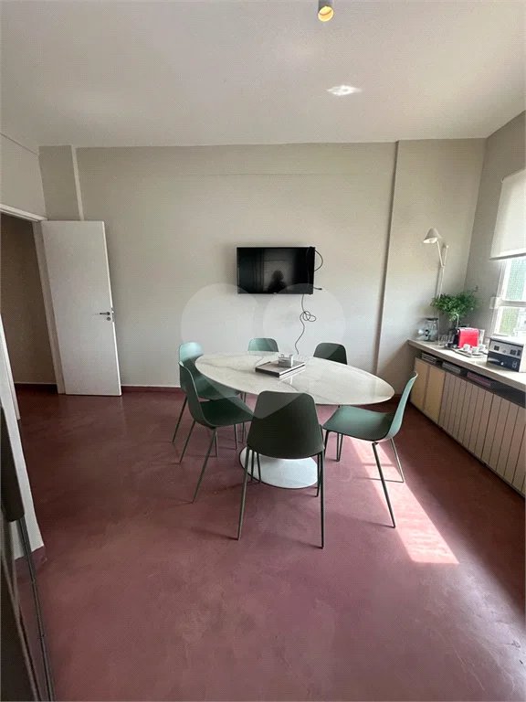 Sala comercial para venda ou locação na Avenida Paulista. 68m2