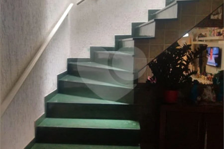 Linda Casa Sobrado a venda no Alto da Mooca com excelente acabamento, semi mobiliada com 2 suítes
