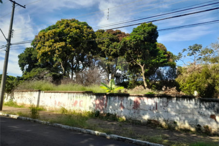Terreno Comercial à Venda na Av. Teixeira de Barros – Rua Larga