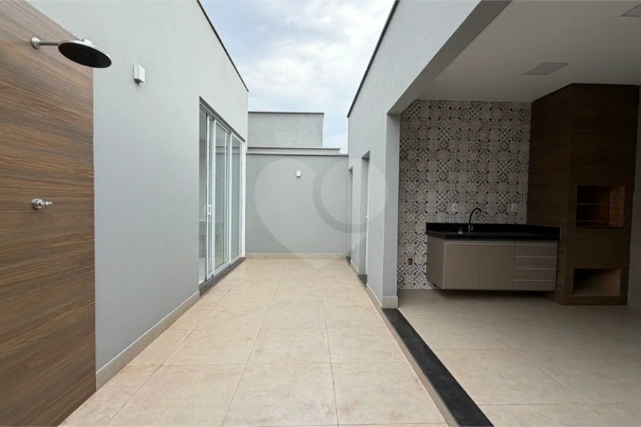 Casa à venda ou para alugar com 3 quartos, sendo 1 suíte,  no condomínio Residencial Mônaco, Piracicaba - SP