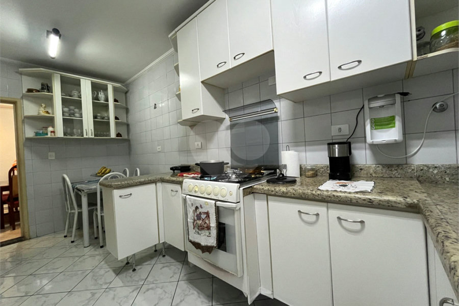Sobrado à venda com 3 quartos, sendo 1 suíte, em Vila Irmãos Arnoni, São Paulo, SP