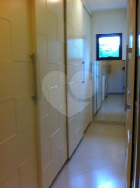 Apartamento à venda com 4 suítes em Real Parque, São Paulo, SP