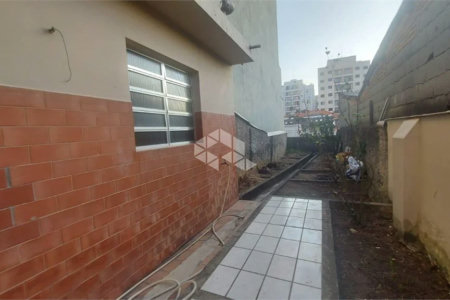 Casa à venda com 4 quartos, sendo 1 suíte,  em Lapa, São Paulo, SP