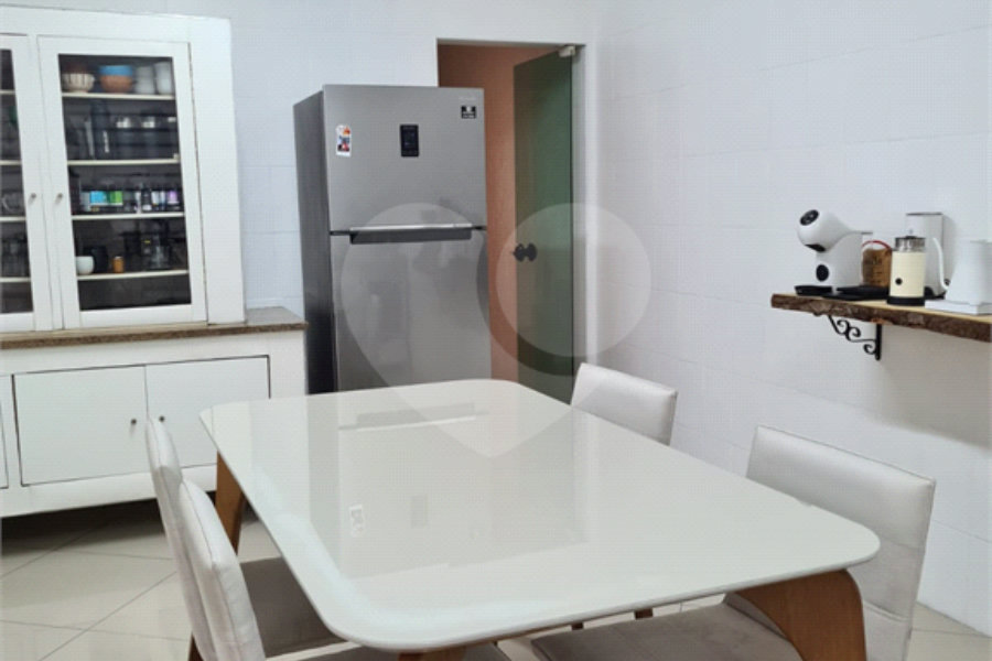 Sobrado à venda com 5 quartos, sendo 2 suítes, em Vila Guilherme, São Paulo, SP