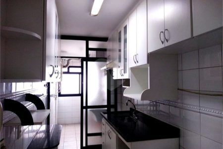 Apartamento à venda com 2 quartos, sendo 1 suíte, em Moema, São Paulo, SP