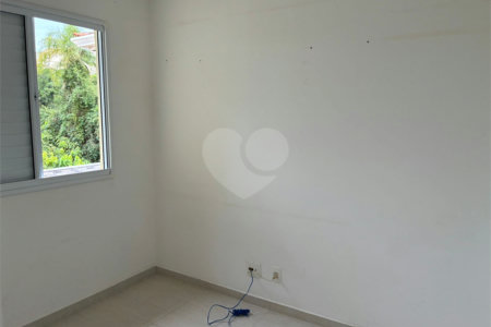 Sobrado à venda com 3 quartos em Jardim Petrópolis, Cotia, SP