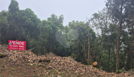 Terreno à venda no condomínio Parque Imperial da Cantareira, Mairiporã - SP