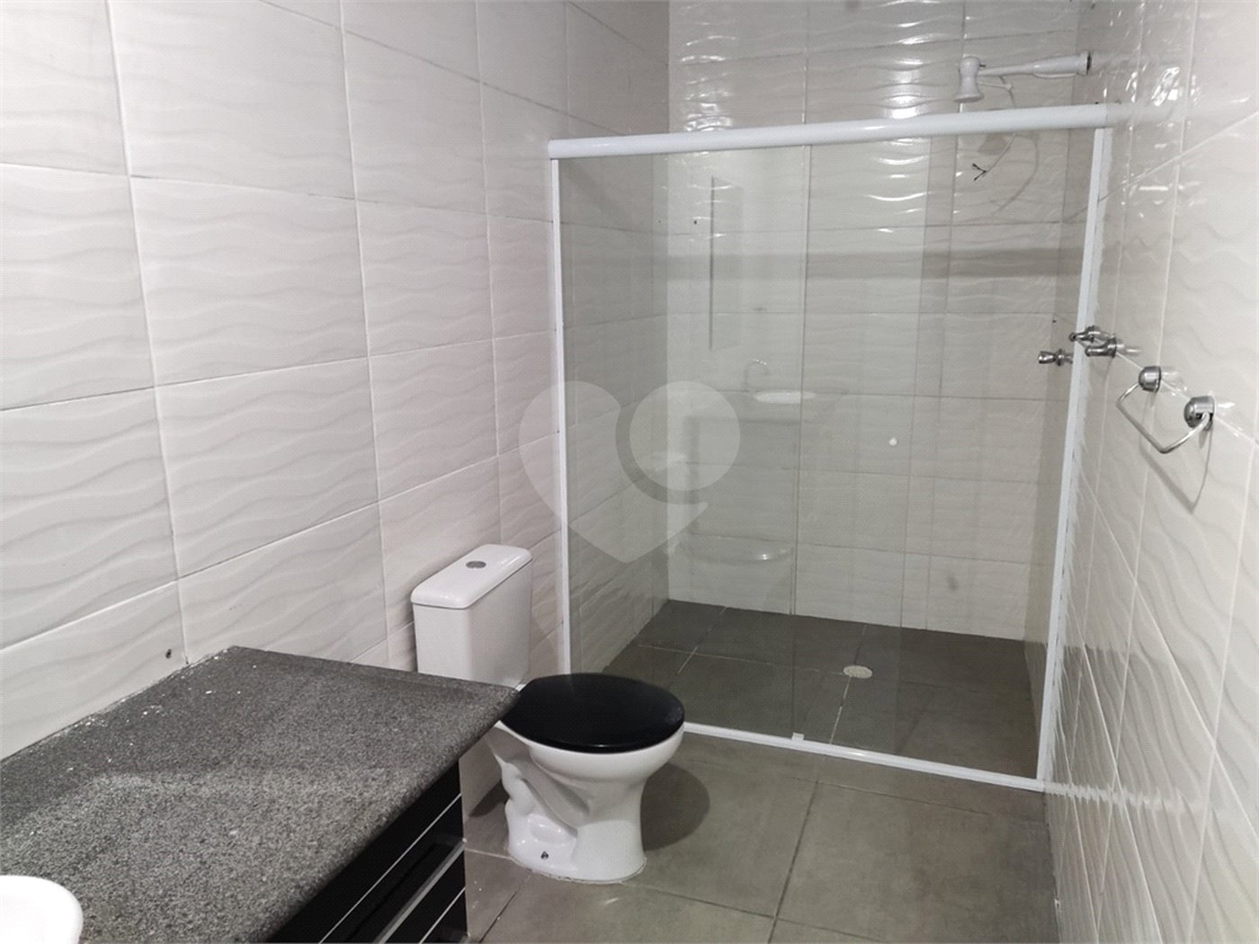 Casa à venda ou para alugar com 6 quartos, sendo 3 suítes,  em Jardim Vila Rica, São Paulo, SP