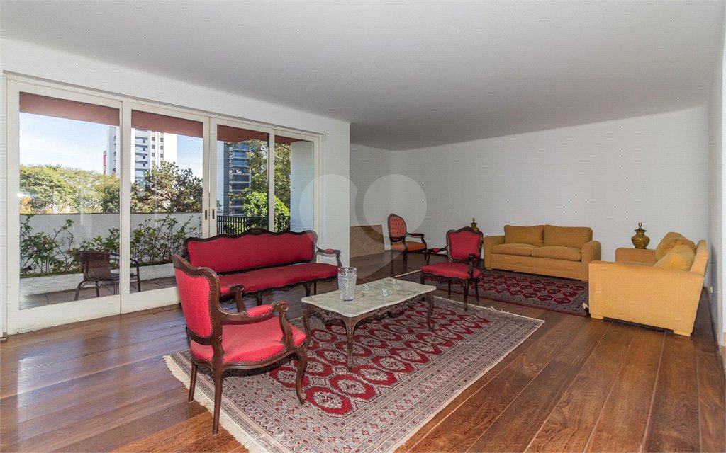 Apartamento à venda com 4 quartos, sendo 3 suítes, em Vila Andrade, São Paulo, SP
