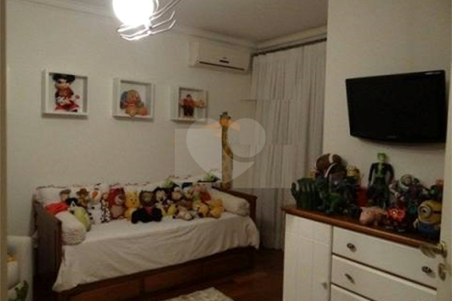 Casa à venda com 4 suítes em Jardim Floresta, São Paulo, SP