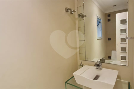 Sobrado à venda com 4 quartos, sendo 1 suíte, em Jabaquara, São Paulo, SP