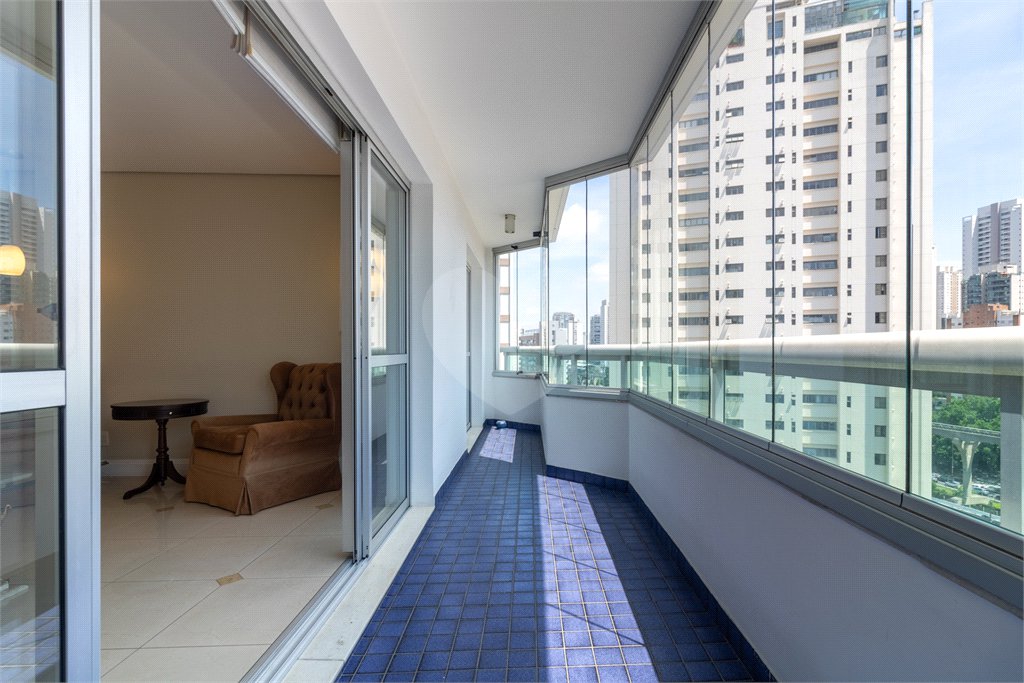 Apartamento à venda com 4 quartos, sendo 3 suítes, em Brooklin Paulista, São Paulo, SP