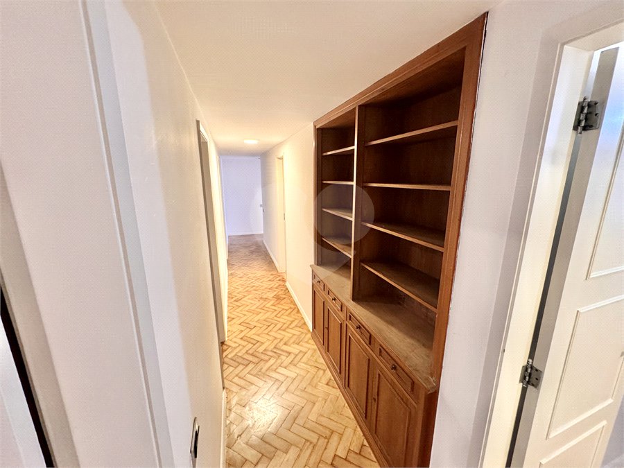 Apartamento à venda com 4 quartos, sendo 1 suíte, em Lagoa, Rio de Janeiro, RJ
