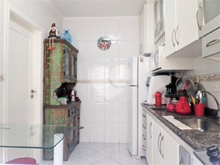 Casa à venda com 3 quartos, sendo 1 suíte, no condomínio Mariana, São Paulo - SP