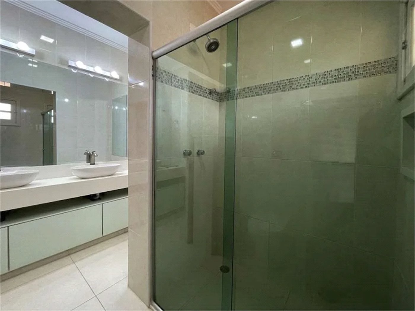 Casa à venda com 4 suítes no condomínio Miollo da Granja, Cotia - SP