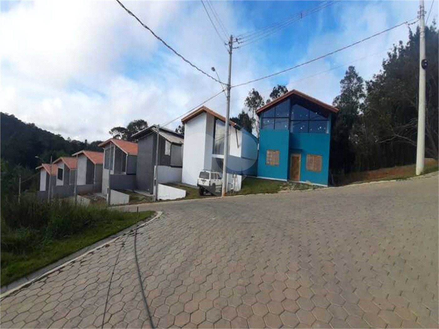 Casa à venda com 2 quartos, sendo 1 suíte, no condomínio Águas de São Pedro, Mairiporã - SP