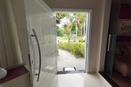 Casa à venda com 5 quartos, sendo 3 suítes, no condomínio Ibiaram 1, Itupeva - SP