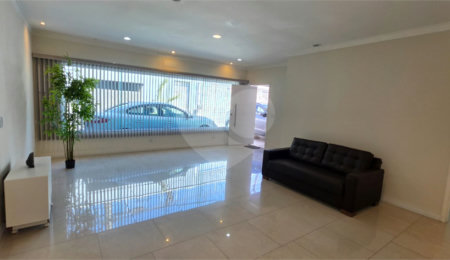 Casa Térrea à venda ou para alugar com 8 quartos, sendo 4 suítes,  em Vila Pereira Barreto, São Paulo, SP