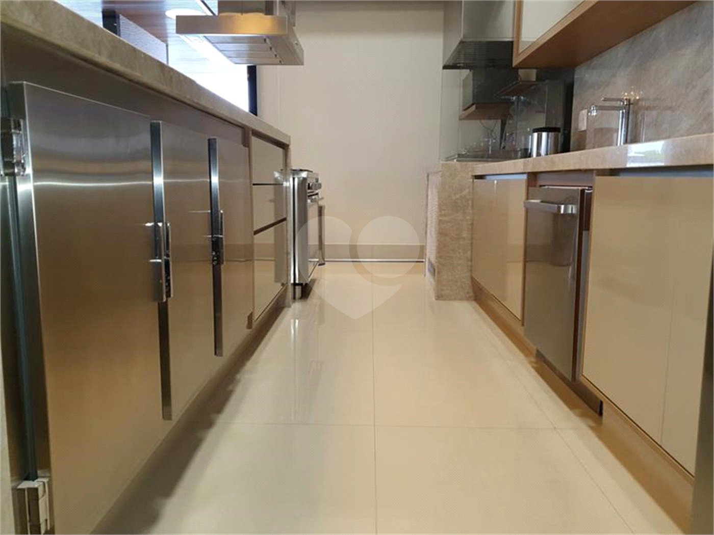 Casa à venda com 5 suítes no condomínio Residencial Villagio, Americana - SP