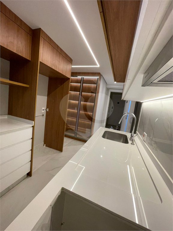 Apartamento à venda ou para alugar com 3 quartos, sendo 1 suíte, em Barra Funda, São Paulo, SP
