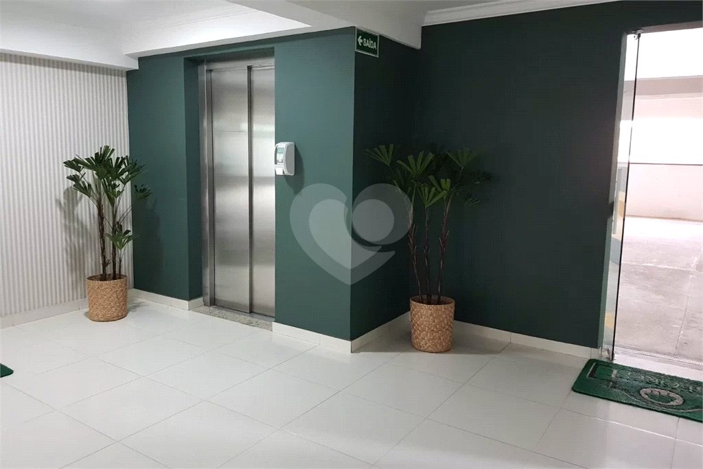 Apartamento à venda com 2 quartos, sendo 1 suíte,  no Centro, São Roque, SP