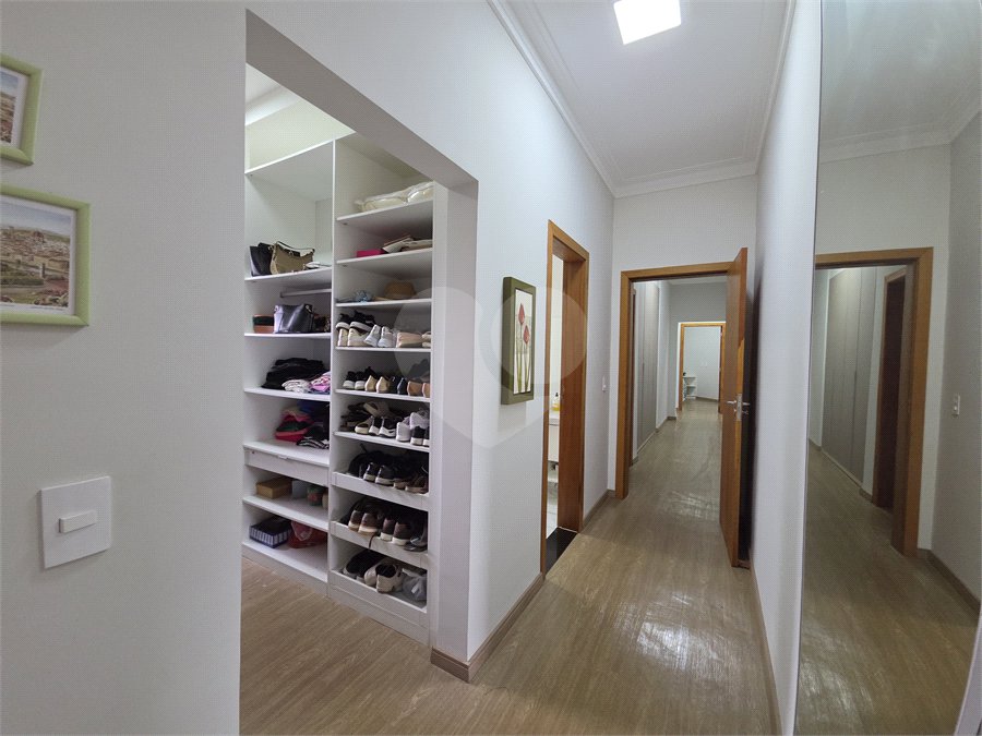Casa à venda com 3 suítes no condomínio Village Ipanema I, Araçoiaba da Serra - SP