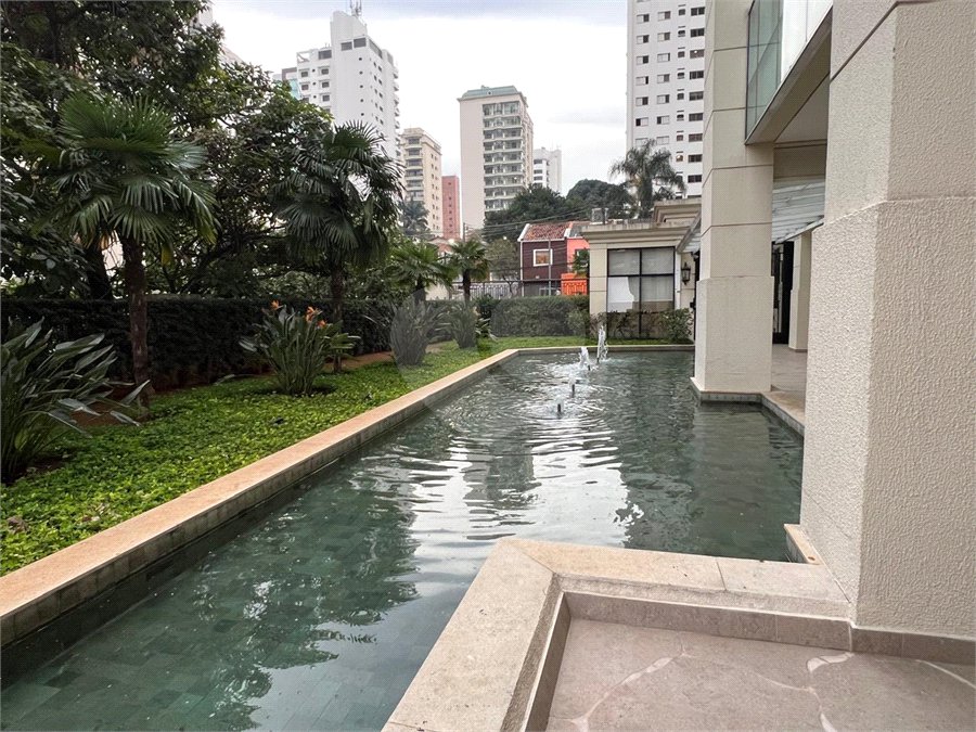 Apartamento à venda com 3 suítes em Campo Belo, São Paulo, SP