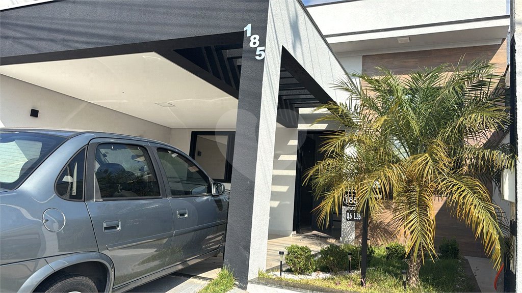 Casa à venda com 3 quartos, sendo 1 suíte, no condomínio Vila Paraty, Indaiatuba - SP