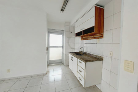 Apartamento à venda ou para alugar com 2 quartos em Vila Anastácio, São Paulo, SP