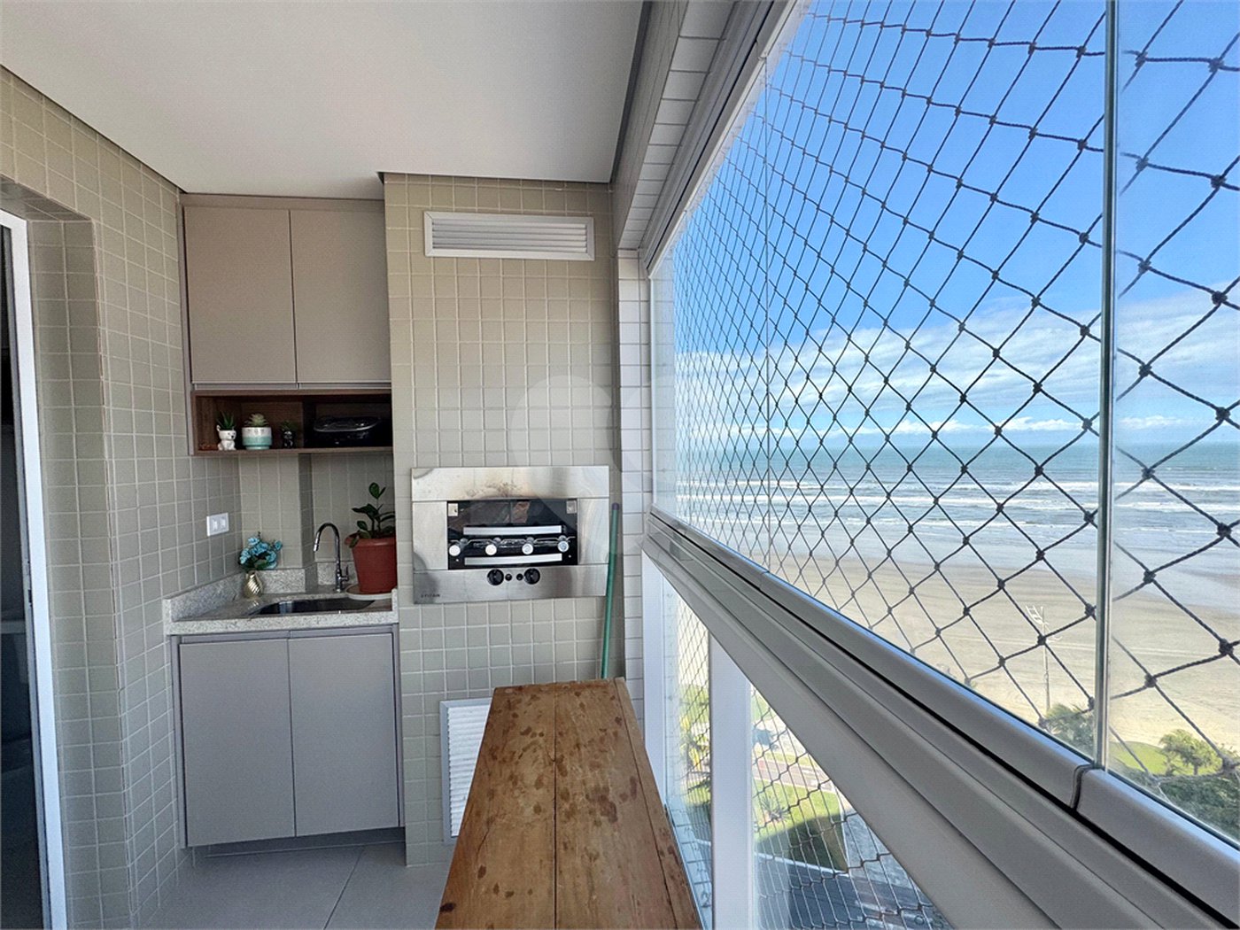 Apartamento à venda com 2 quartos em Caiçara, Praia Grande, SP