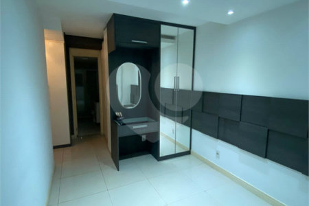 Apartamento à venda com 3 quartos, sendo 1 suíte, em Campo Grande, Rio de Janeiro, RJ