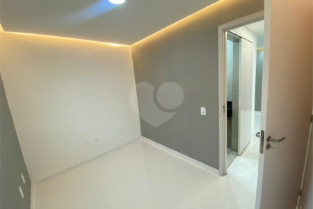 Apartamento à venda com 2 quartos em Santíssimo, Rio de Janeiro, RJ