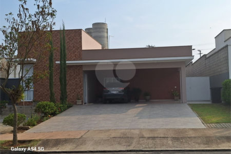 Casa à venda com 4 quartos, sendo 2 suítes, no condomínio Saint Patrick, Sorocaba - SP
